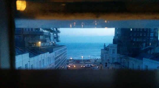 Party, Koks und wilde Orgien? Ne, lass mal. Anstatt einer To-See-Liste gibt es hier sechs Tipps für einen langweiligen Urlaub in Englands kleiner Partyhauptstadt am Meer: Brighton. Nichts Außergewöhnliches, nicht Spannendes. Aber hey, irgendwer muss auch Reisetipps für die langweiligen Leute schreiben. Und als Königin der gemütlichen Urlaube mache ich das sehr gerne.